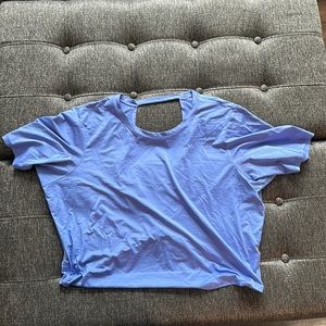 Women’s workout Tee. Color blue. Size large.